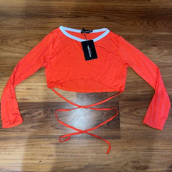 Long sleeved jersey knit blouse with waist strings by PrettyLittleThing - Picture 2 of 2